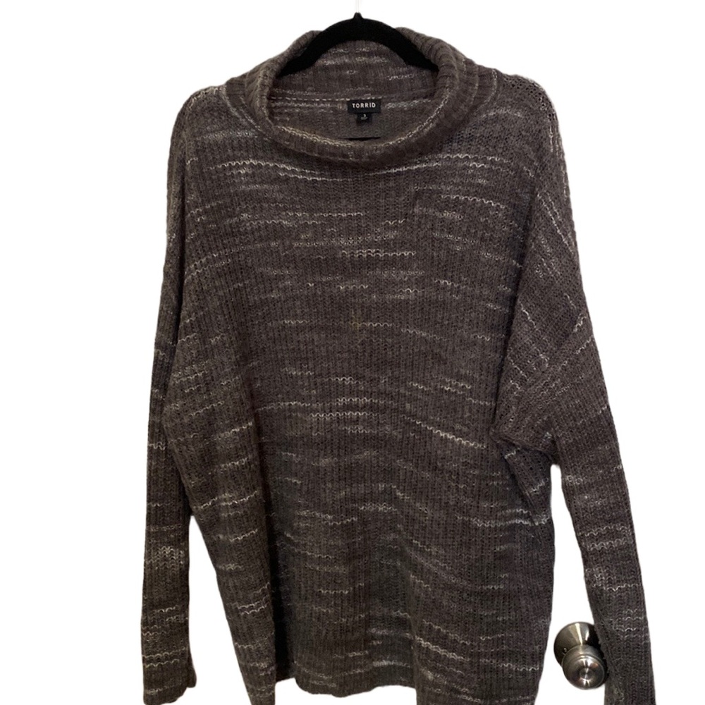 Torrid, sweater. Size 3